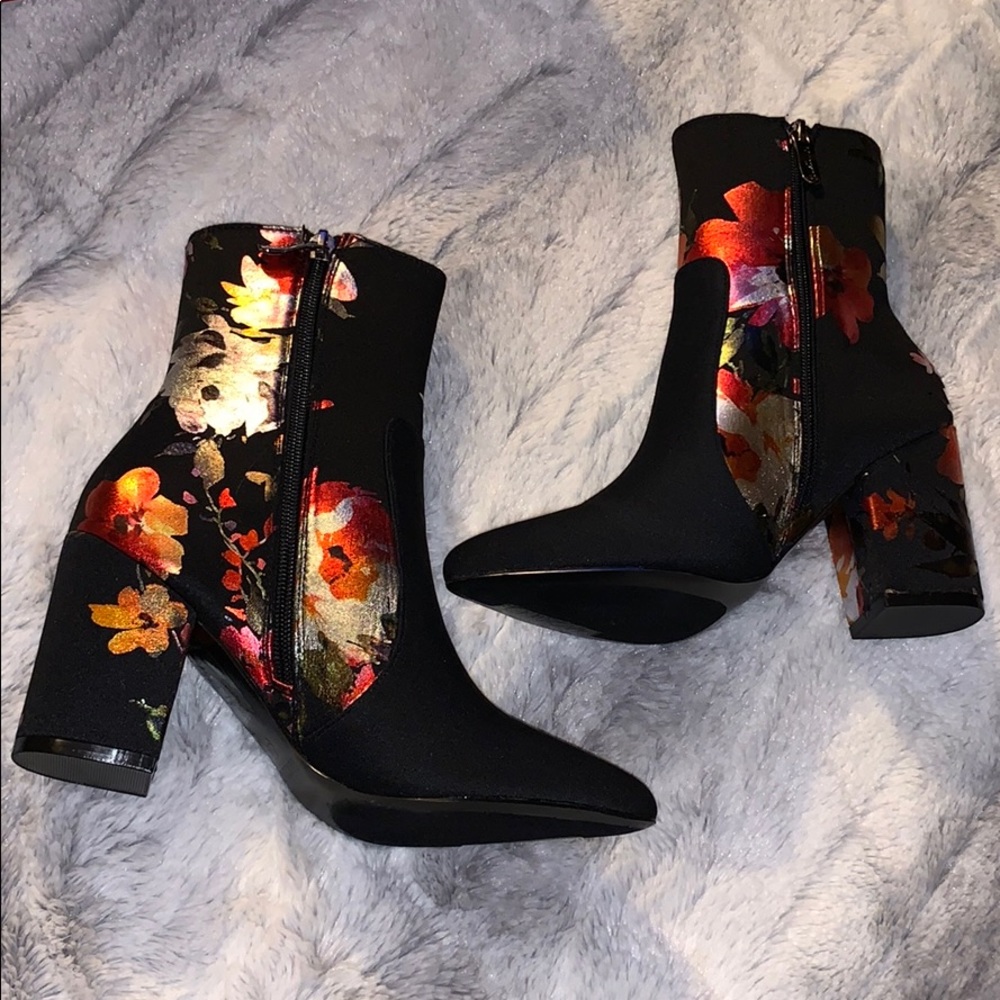 Black & Red Metallic Floral Ankle Sock Boots - Picture 4 of 8